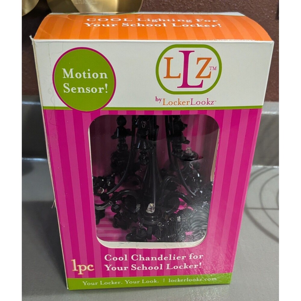 LOCKERLOOKZ CHANDELIER MOTION SENSOR LOCKER DECOR/DOLL HOUSE MINI BLACK, New